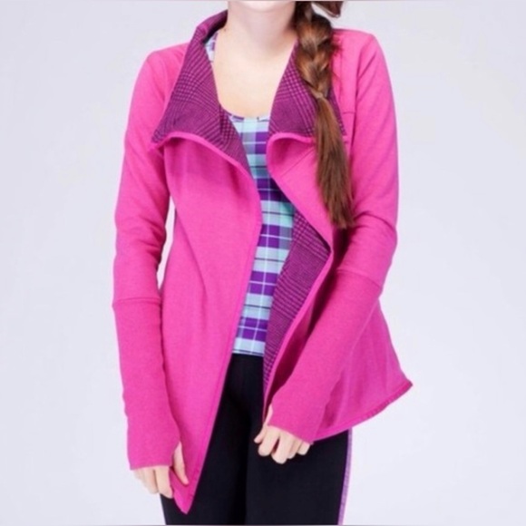 Ivivva-Lululemon Girls-Count Me In-Reversible-Raspberry Check-Wrap-Active- 12 - Picture 1 of 16